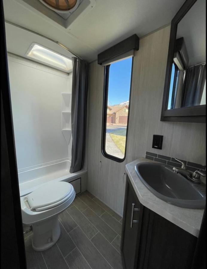 2020 Camper Fully Hooked-Up At St. George Rv Park! Hotel Exterior photo